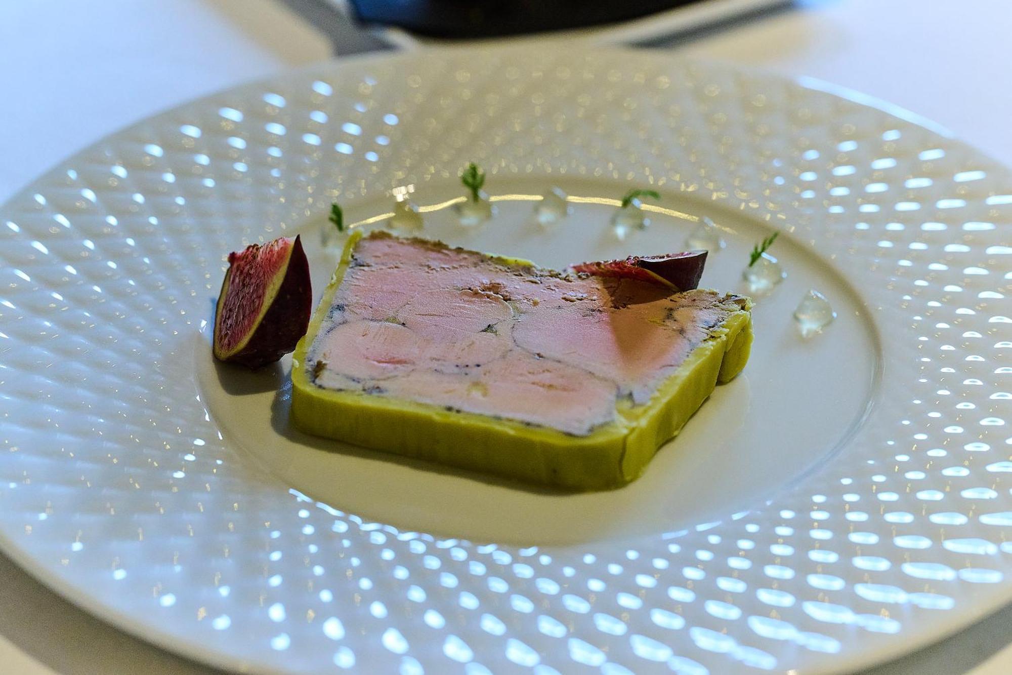 Logis L'Ermitage Hotel & Restaurant Saulges Екстериор снимка