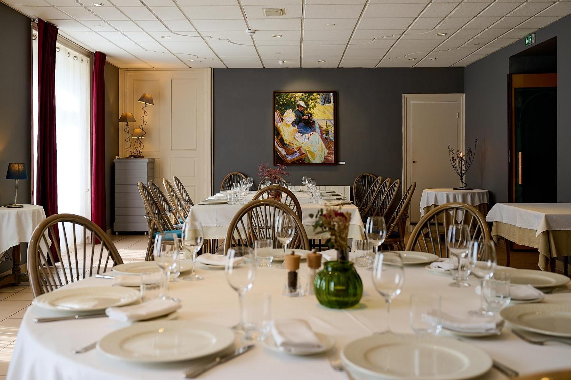 Logis L'Ermitage Hotel & Restaurant Saulges Екстериор снимка