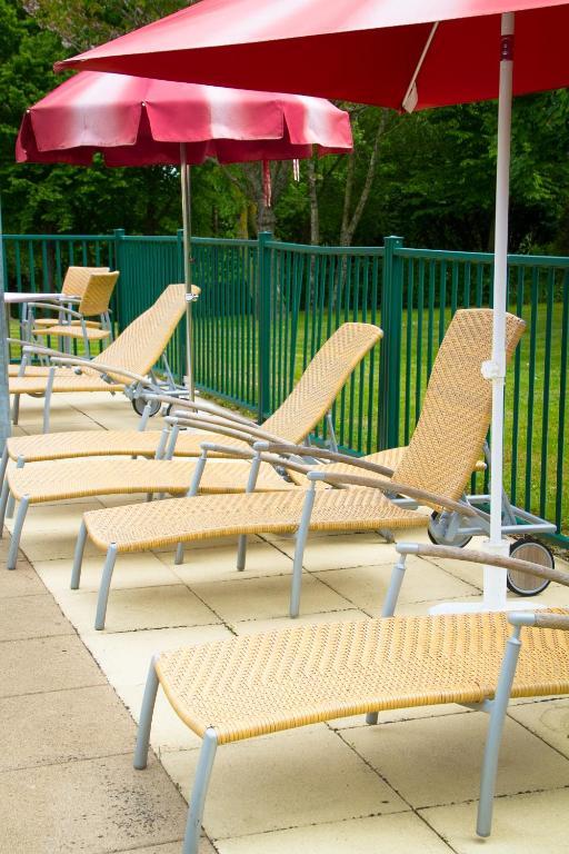 Logis L'Ermitage Hotel & Restaurant Saulges Екстериор снимка