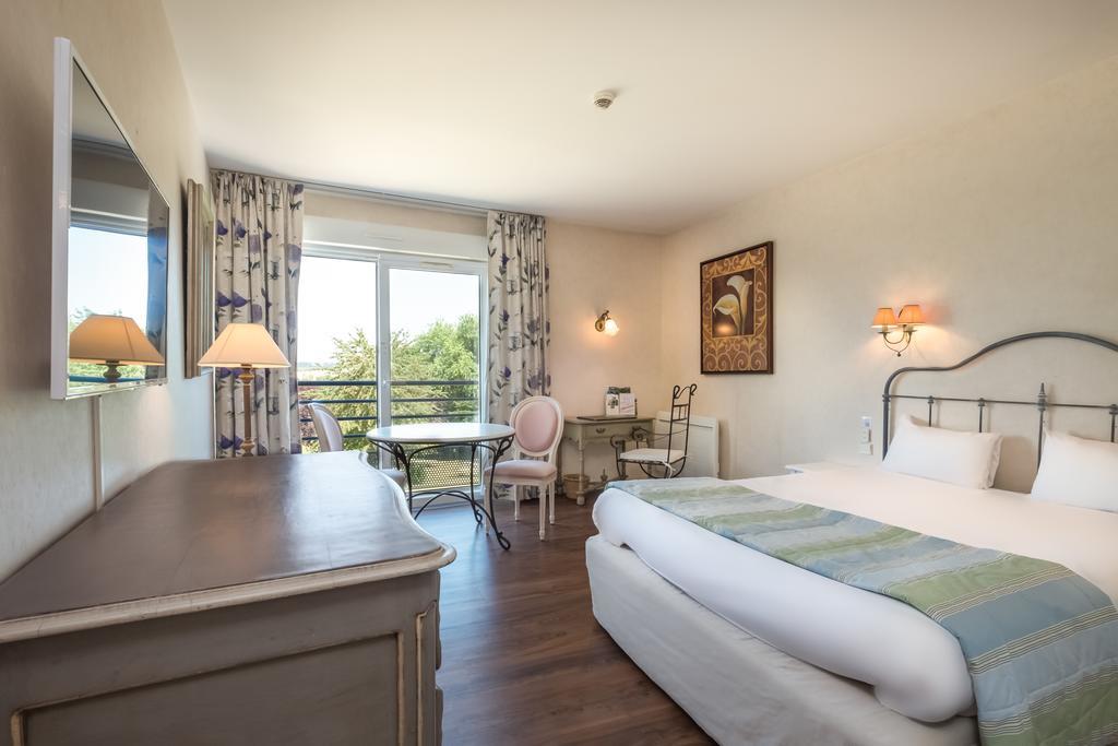 Logis L'Ermitage Hotel & Restaurant Saulges Екстериор снимка