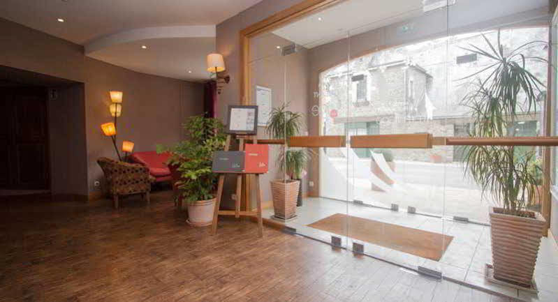 Logis L'Ermitage Hotel & Restaurant Saulges Екстериор снимка