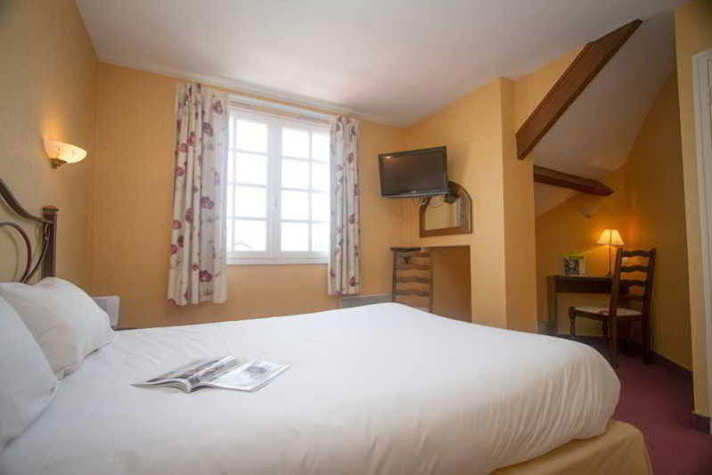 Logis L'Ermitage Hotel & Restaurant Saulges Екстериор снимка