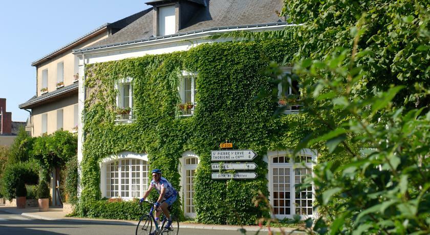 Logis L'Ermitage Hotel & Restaurant Saulges Екстериор снимка